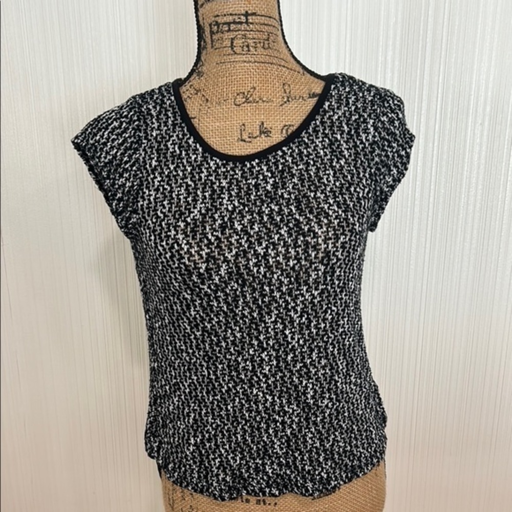 Iz Byer Black and White Short Sleeve Sweater Top with Criss Cross Longer Back